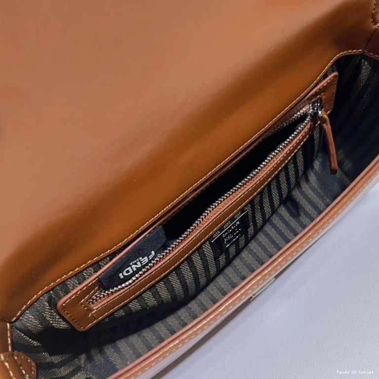 Affordable HOT Tiffany Bag Baguette Medium Smooth Brown Leather In Fendi 0821